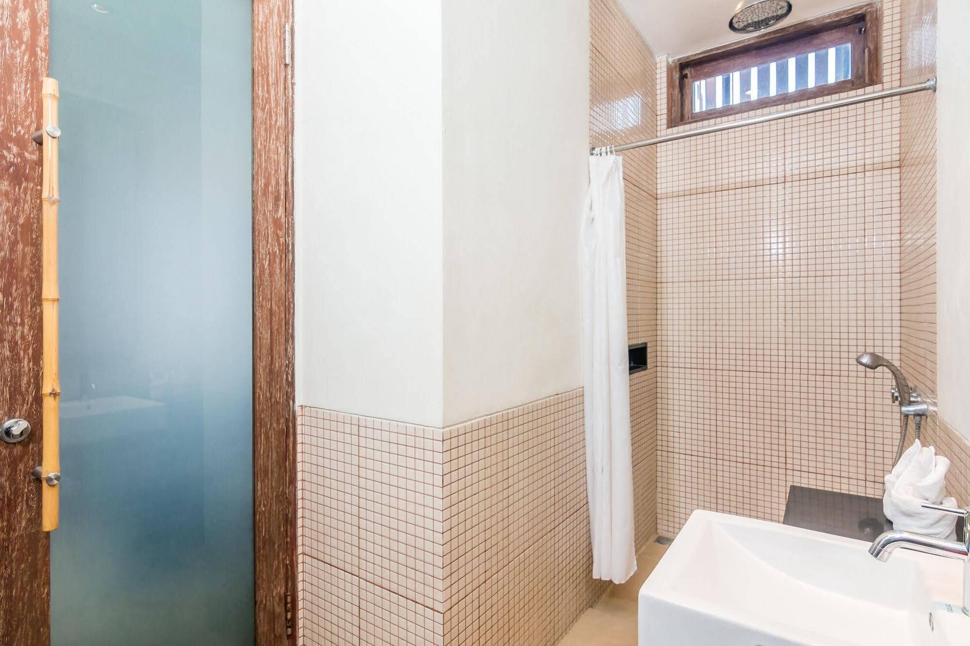 Zen Rooms Badung Nyangnyang Sari Кута Экстерьер фото